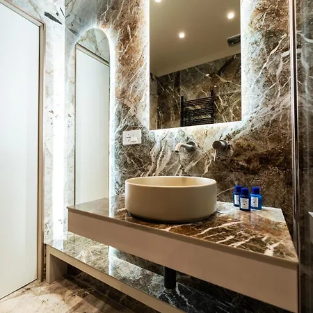Raffaello Moscova Golden House Daire Milano